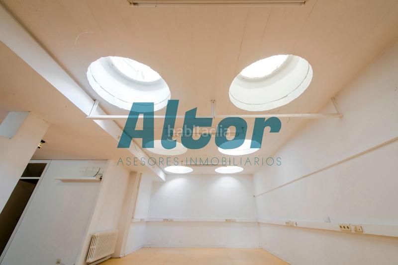 Foto 549e2554-fab2-4845-898f-47c35d9b845c. Office space in Argüelles Madrid