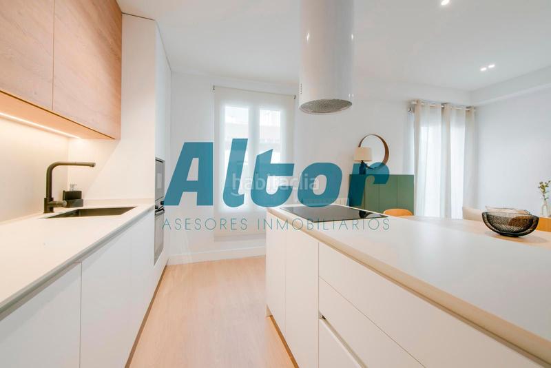 Foto e6a33668-de8c-4b04-ac05-a079b0f1110d. Piso en Trafalgar Madrid