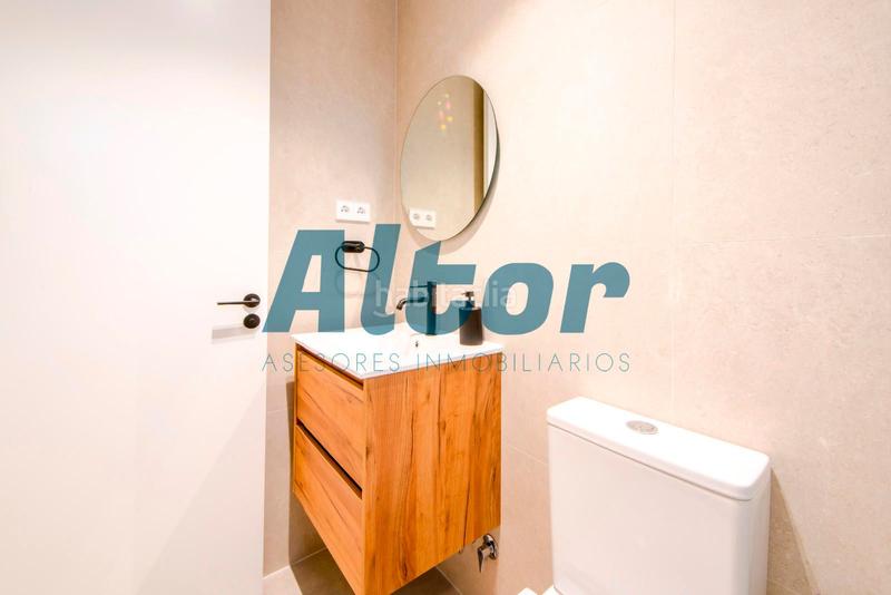 Foto ecabb6d8-72c0-4ca6-8643-cbab0b199fb4. Piso en Trafalgar Madrid