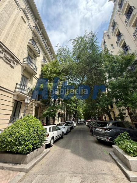 Foto ead5c6bf-7430-444c-895e-e5c3bc46f69c. Alquiler ático en Goya Madrid