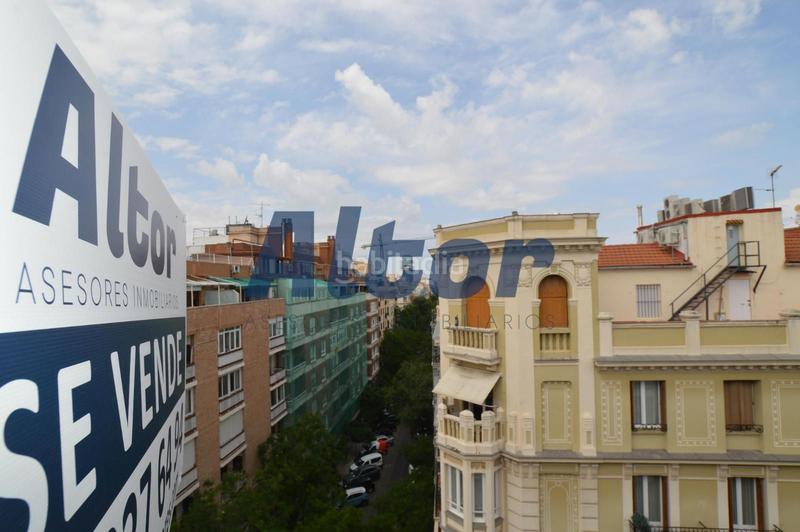 Foto 1bb6299c-06a8-4e43-a1d3-6a94e3eda503. Lloguer àtic a Goya Madrid