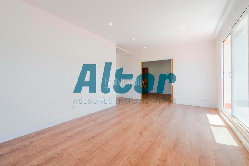 Foto 11a8cbad-9ee6-48ff-9a6d-fe9a213dadb6. Rent penthouse in Goya Madrid