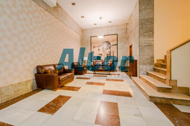Foto 98032829-5aef-4cdb-adcc-4972b4ce2d9b. Rent penthouse in Goya Madrid
