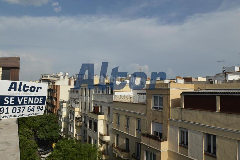 Foto b5327643-ca43-4662-9601-e4dd03f11884. Rent penthouse in Goya Madrid