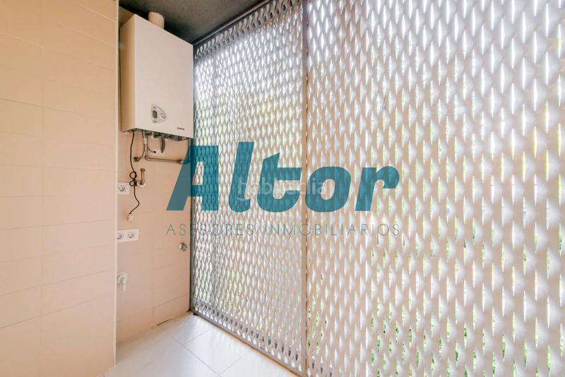 Foto 47f9af9b-9f33-4dc2-a7c7-1a940e2bf713. Pis amb calefacció aparcament piscina a Puerta Bonita Madrid