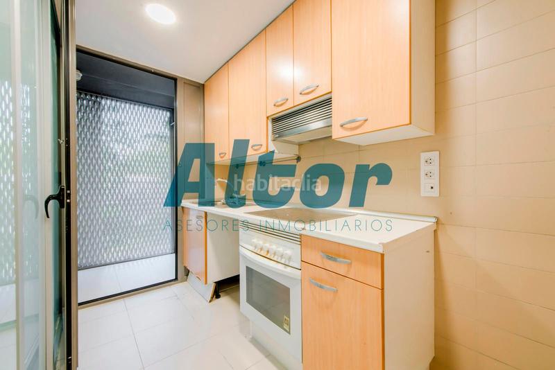 Foto 90209ffa-5ef5-41ad-84a5-657dcb48f091. Pis amb calefacció aparcament piscina a Puerta Bonita Madrid