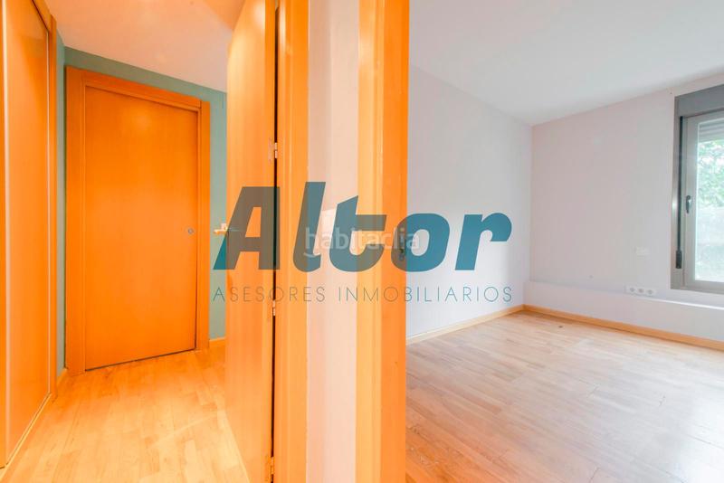 Foto b220fb38-346d-45ea-aefe-c76a92a0c3a6. Pis amb calefacció aparcament piscina a Puerta Bonita Madrid