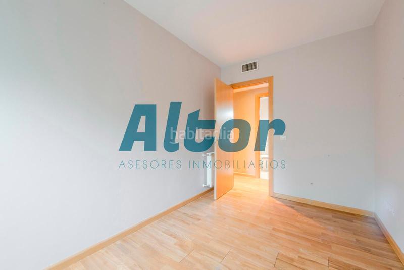 Foto c5e0175c-1335-403f-94ae-01a824c7f627. Pis amb calefacció aparcament piscina a Puerta Bonita Madrid