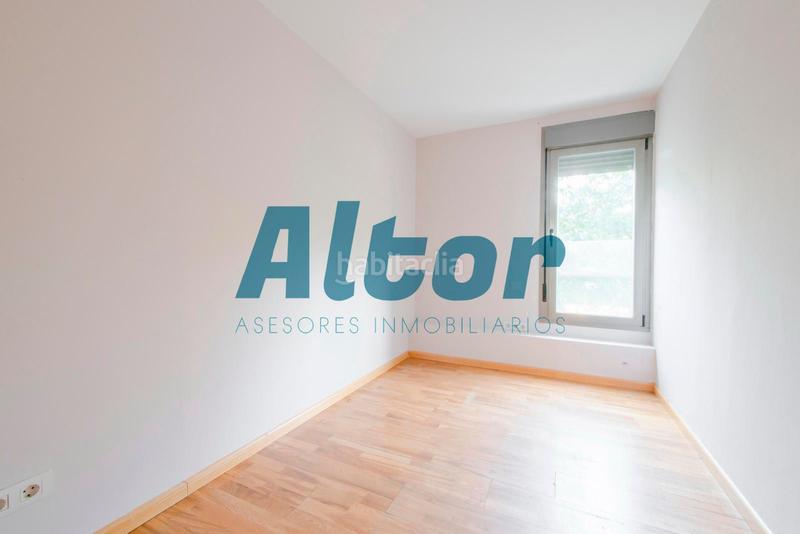 Foto c93ff3dc-aebd-4356-a9d3-bbd108a57b91. Pis amb calefacció aparcament piscina a Puerta Bonita Madrid