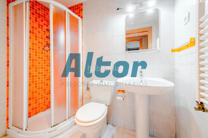 Foto d3358adb-9bf7-468a-ba63-cc4cc31a8c8d. Pis amb calefacció aparcament piscina a Puerta Bonita Madrid