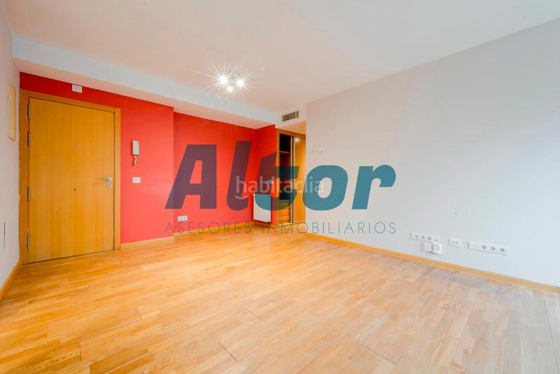 Foto f20b4be0-c999-4ef5-a160-107bc527f66d. Pis amb calefacció aparcament piscina a Puerta Bonita Madrid