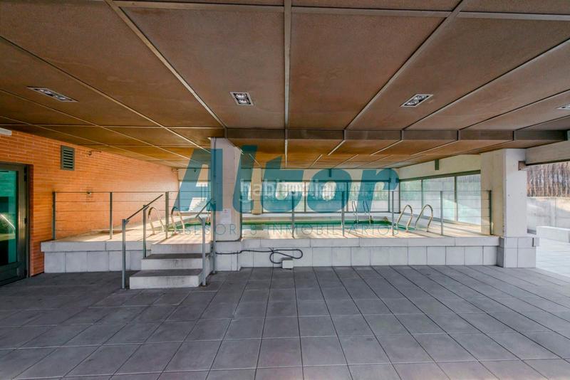 Foto f43f2bfa-559f-4bef-b693-0fb7828f088a. Pis amb calefacció aparcament piscina a Puerta Bonita Madrid