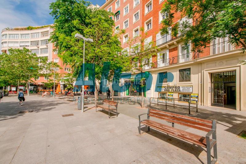 Foto 00d2de84-dafa-4ca7-8e8c-19c0e75f9fa1. Local comercial a Fuente del Berro Madrid