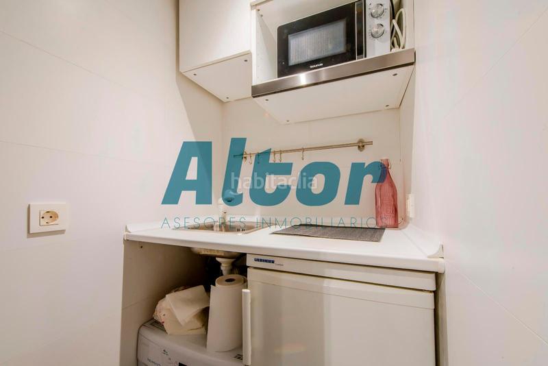 Foto 2f059d02-45ce-4b36-882c-1638787b5f19. Local comercial a Fuente del Berro Madrid