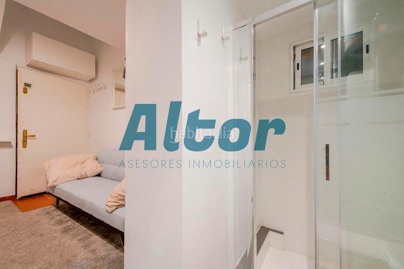 Foto 8f77ba06-e1f3-48eb-b838-7f351b8621a9. Local comercial a Fuente del Berro Madrid