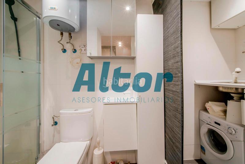 Foto c7d7234b-7073-4822-bec4-adc3708b4c3f. Local comercial a Fuente del Berro Madrid