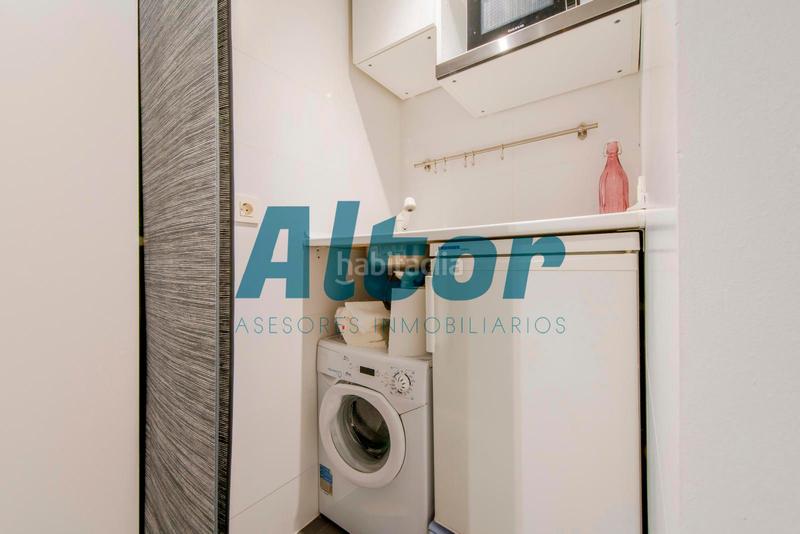 Foto fab36c1a-26f5-4cc1-b152-41c364b8e68b. Local comercial a Fuente del Berro Madrid