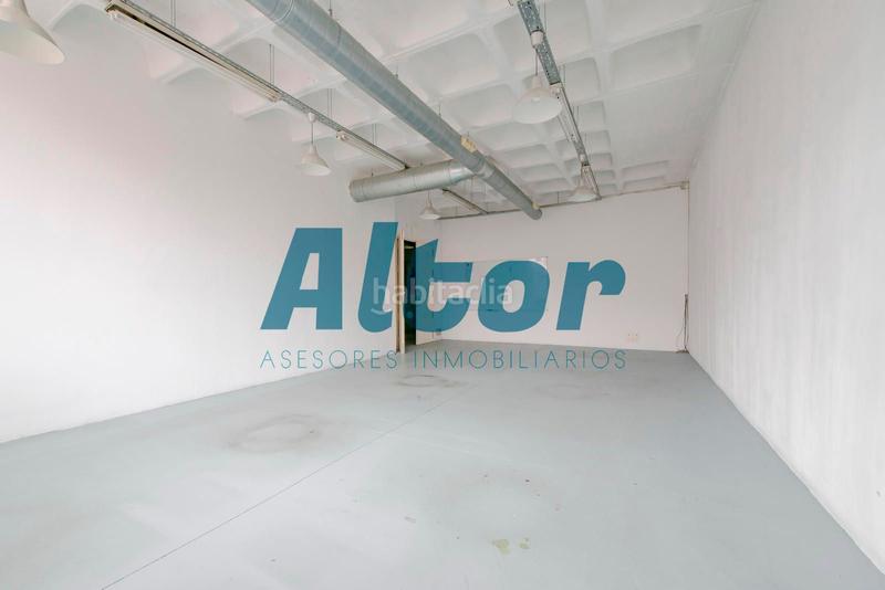 Foto 16e170c1-eb0f-469b-8d9d-f4fba3d249f7. Oficina tomas breton 5052 en Palos de Moguer Madrid