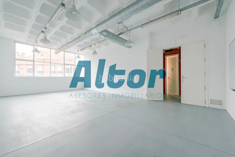 Foto ba568d88-8d91-45ef-9dae-39ec7e6e2b4a. Oficina tomas breton 5052 en Palos de Moguer Madrid