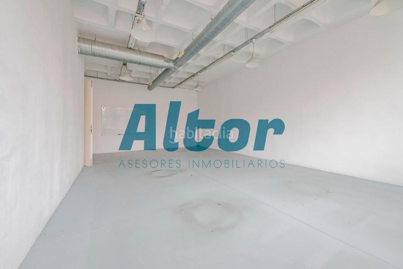 Foto d43de587-822e-42e9-ad5c-a44de3434b6f. Oficina tomas breton 5052 en Palos de Moguer Madrid