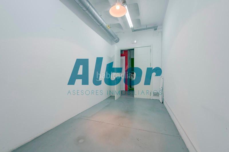 Foto d9d0821f-d80c-4d37-9bab-82a6699e134b. Oficina tomas breton 5052 en Palos de Moguer Madrid