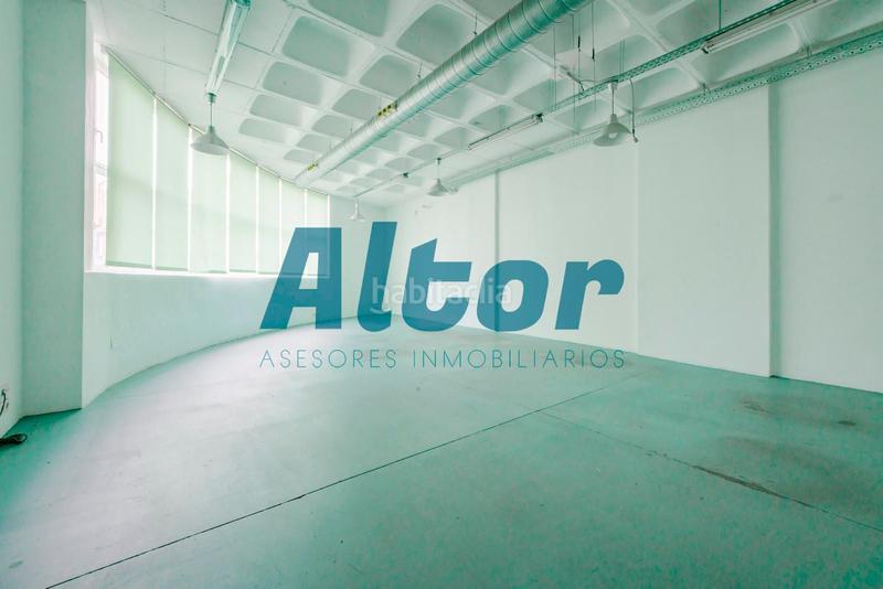 Foto e3b59446-55cd-4dbd-8c7c-53672623db30. Oficina tomas breton 5052 en Palos de Moguer Madrid