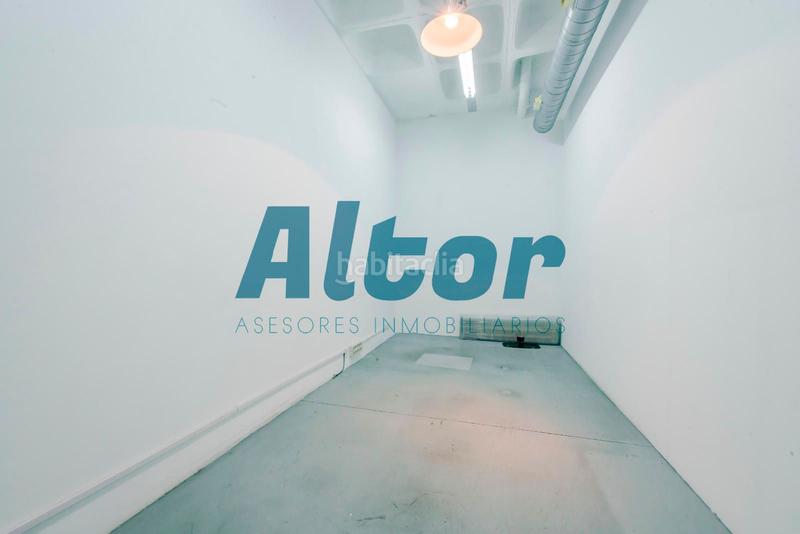 Foto eee260e1-0c48-41ce-99e9-299387d6cce5. Oficina tomas breton 5052 en Palos de Moguer Madrid