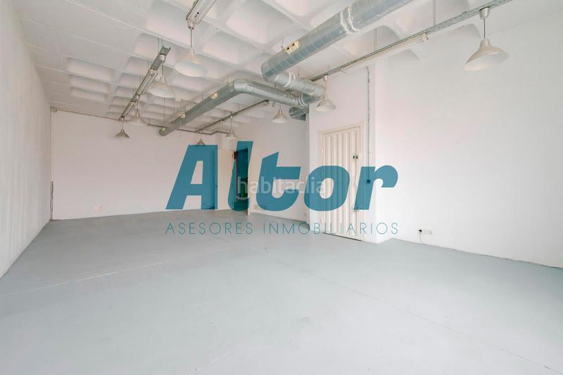 Foto fe932ce0-00ba-4f1e-aad3-761e71b8e23a. Oficina tomas breton 5052 en Palos de Moguer Madrid