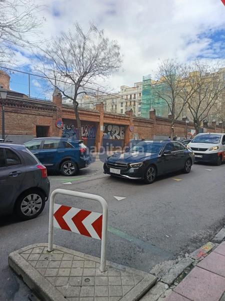 Foto ba554aa3-422f-4c55-b24c-f1d1512b2f2a. Aparcament cotxe a Población de Arroyo