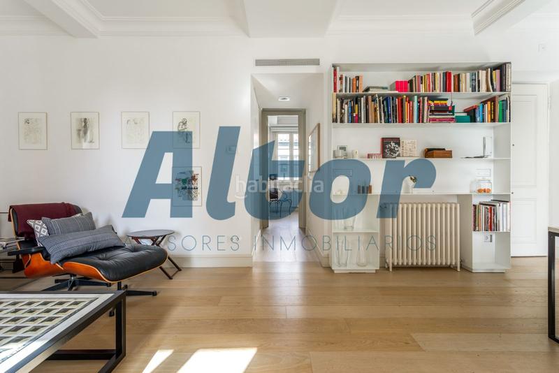 Foto c360a2ce-46a8-4157-82c4-5a39b45283a8. Alquiler piso en Cortes-Huertas Madrid