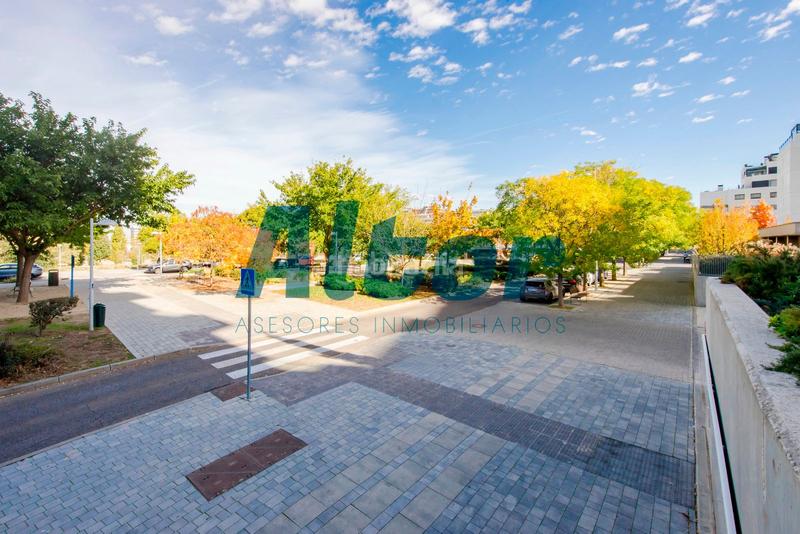 Foto 39764bc3-9a71-408d-b25d-885695869179. Oficina  en valdebebas calle jordi solé tura en Madrid