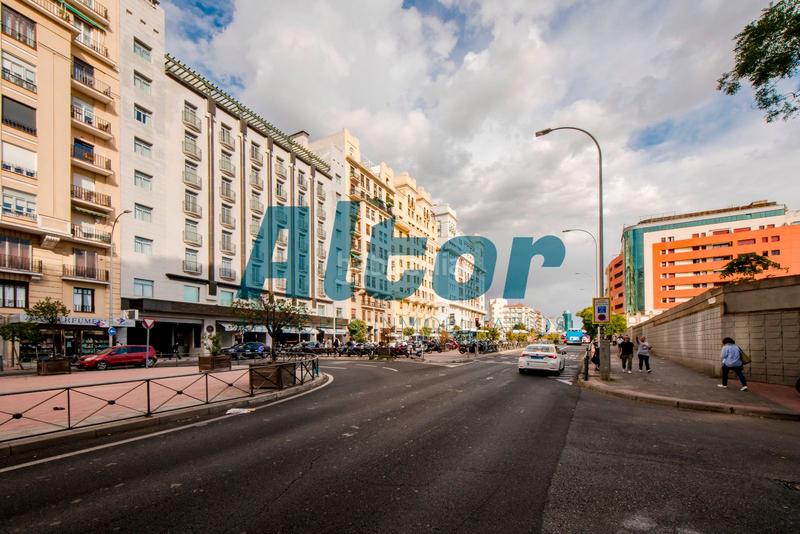 Foto f0b2fd56-9ac1-4cc5-a2c2-3b197fe4208c. Office space in Vallehermoso Madrid