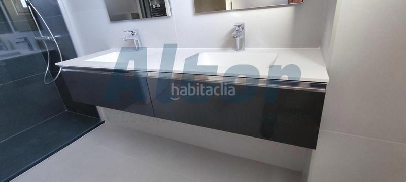 Foto 777b821f-0150-4092-b24b-6d33f5f39e82. Miete reihenhaus mit heizung parking in Peñagrande Madrid