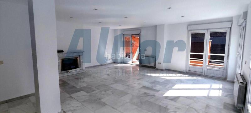 Foto 929b4c08-a75b-452e-8fd2-4a6f1dcd2515. Rent semi detached house with heating parking in Peñagrande Madrid