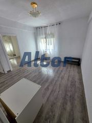 Location Appartement  Alcalá. Piso de alquiler reformado en calle alcala