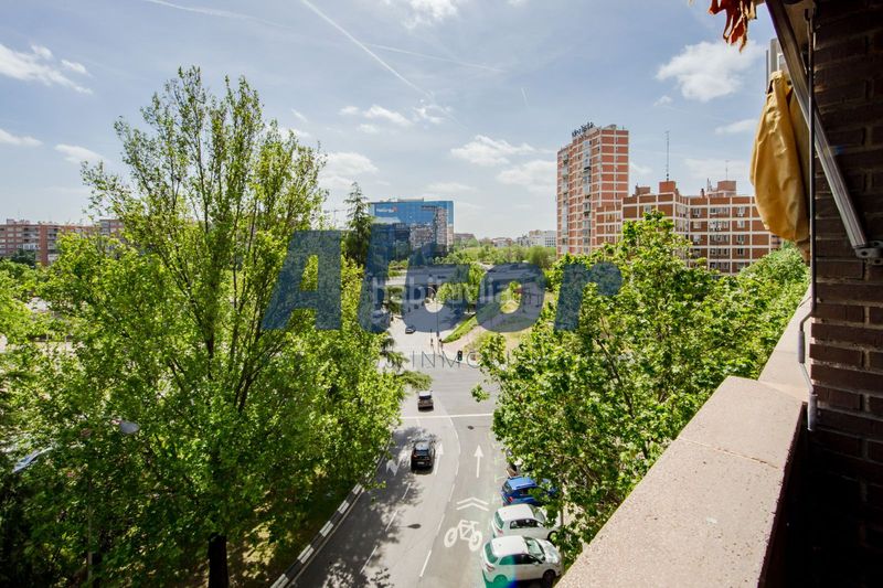 Foto 195dd8a2-a32c-4a7f-8632-cbbd3ff742a6. Pis amb aparcament a Prosperidad Madrid