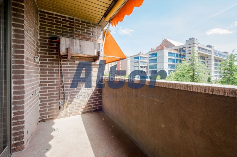 Foto 901103b5-c5e5-422d-8eb7-30a4aa8f4463. Pis amb aparcament a Prosperidad Madrid