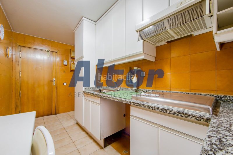 Foto bed8a038-5e58-4430-86fd-c11a2c9b35b5. Pis amb aparcament a Prosperidad Madrid
