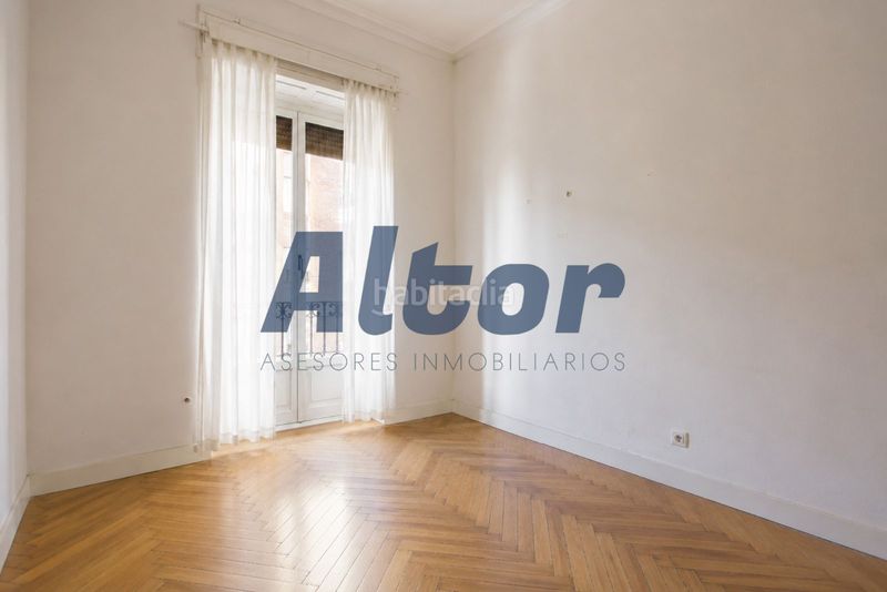 Foto 16eace3e-5bfa-4c86-b879-59c098114de6. Pis a Cortes-Huertas Madrid