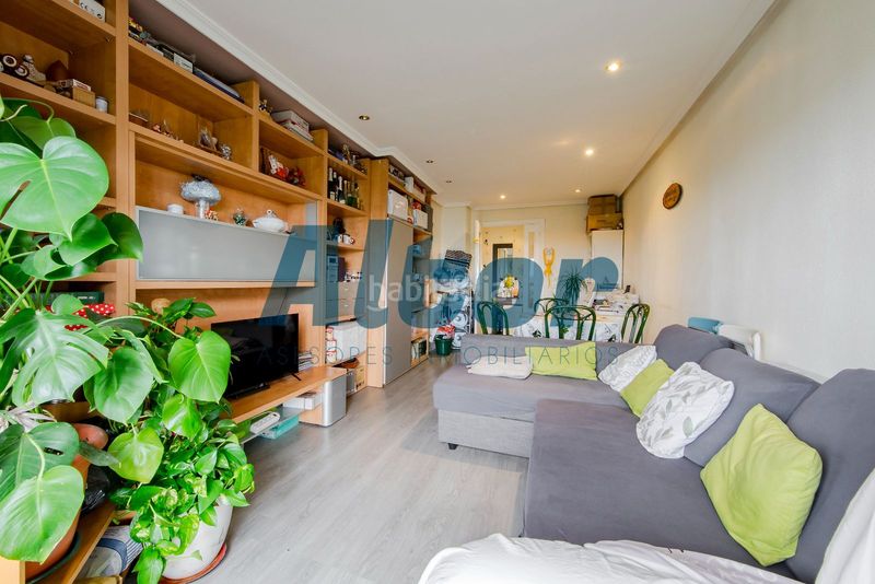 Foto 5d6d931e-8890-4740-9554-66a048c52a9a. Pis amb calefacció aparcament piscina a Orcasitas Madrid