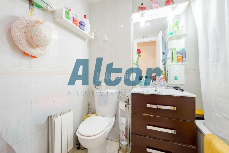 Foto af98de6e-1a32-4ca6-87cf-335d9c339f58. Pis amb calefacció aparcament piscina a Orcasitas Madrid