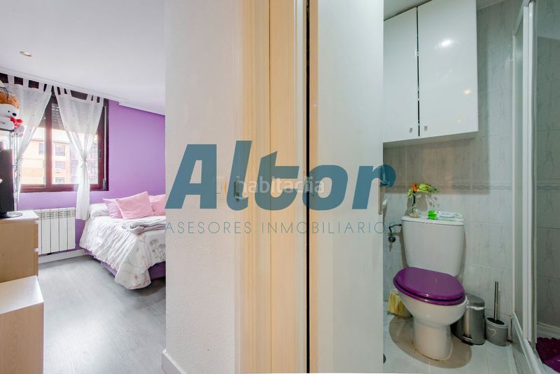 Foto b08b18ad-568b-4627-adc7-ff5b49139665. Pis amb calefacció aparcament piscina a Orcasitas Madrid