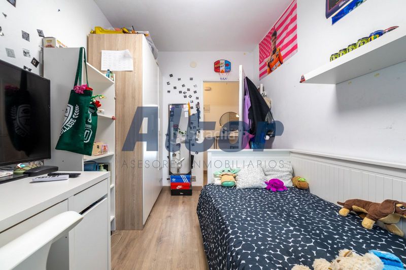 Foto d79cf3f7-424d-4aec-a7a8-f15a68c38b4a. Àtic amb calefacció a Entrevías Madrid
