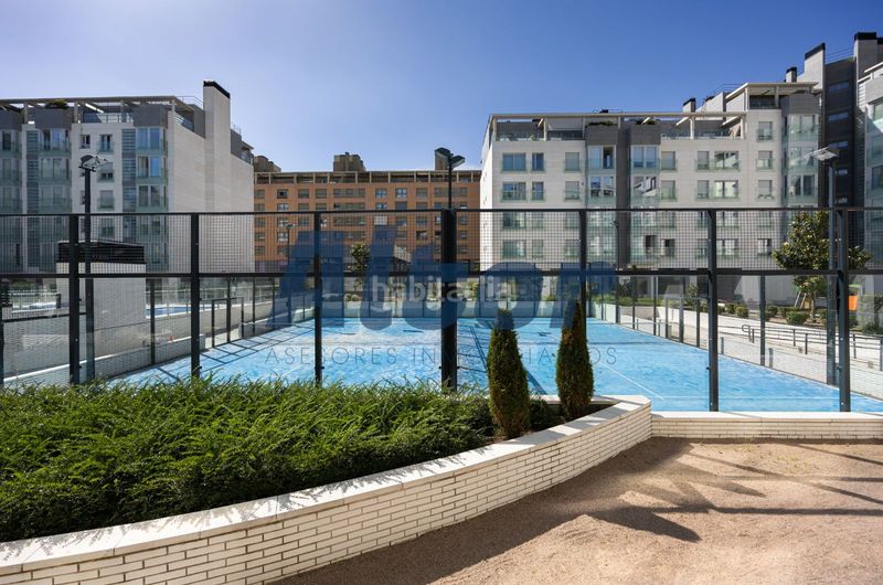 Foto 2650117d-5acd-4e3e-adaa-1fe4930ab121. Pis amb aparcament piscina a Las Tablas Madrid