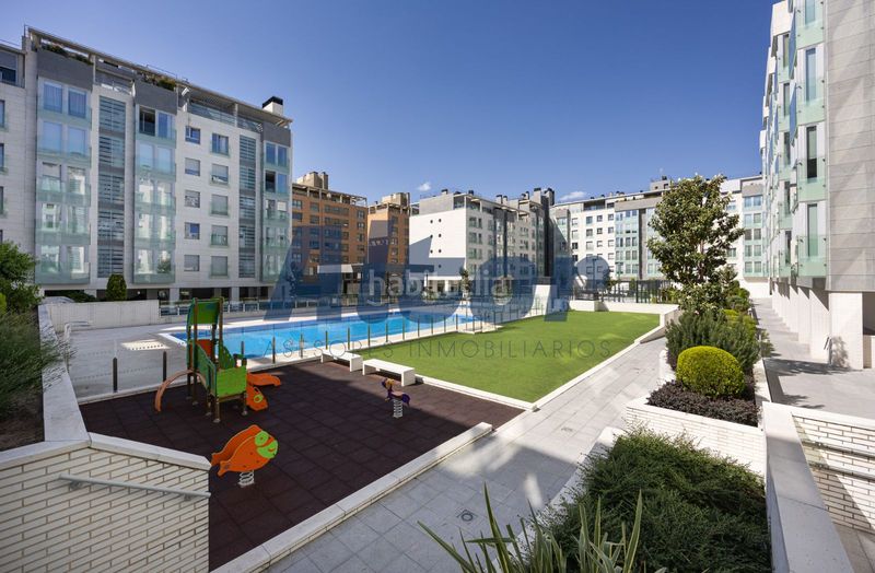 Foto 5b591fce-5c6d-44f4-b399-967dd365305f. Pis amb aparcament piscina a Las Tablas Madrid