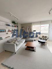Rent Flat  De francisco giralte. Piso reformado con 3 dormitorios y 2 baños de diseño.