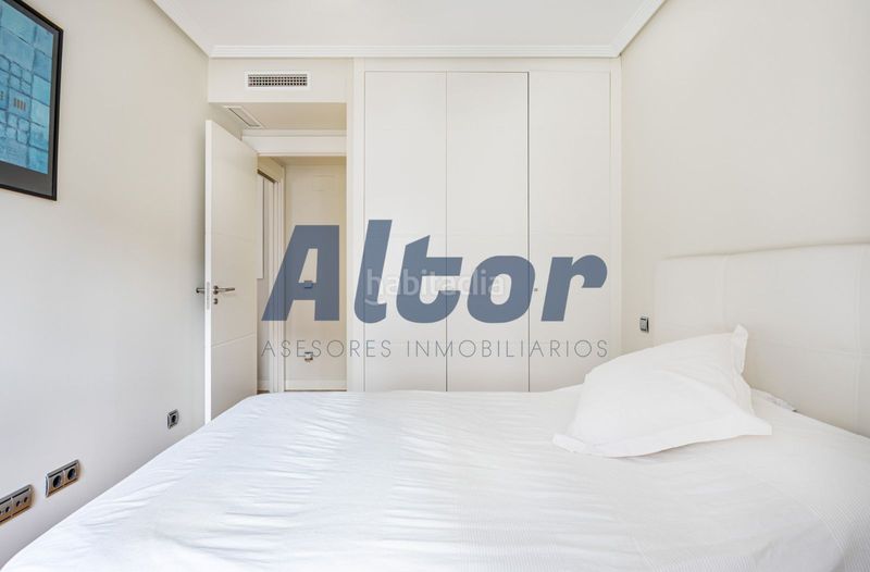 Foto 08a976d0-add9-4d04-a6fb-cb6a2336472f. Àtic amb calefacció aparcament piscina a Las Tablas Madrid