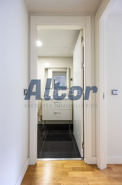 Foto f6849887-4ad0-4e39-b9e8-4a8dfb5e4a9a. Àtic amb calefacció aparcament piscina a Las Tablas Madrid