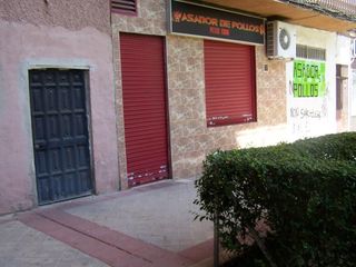Business premise in La Serna. Local comercial con aire acondicionado