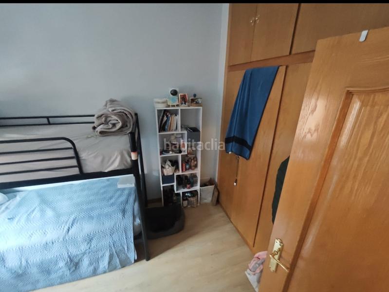 Foto 7f26e475-e6ba-4d30-9fc8-a583f1a36c98. Flat in calle de la gaviota 5 in Vista Alegre Madrid